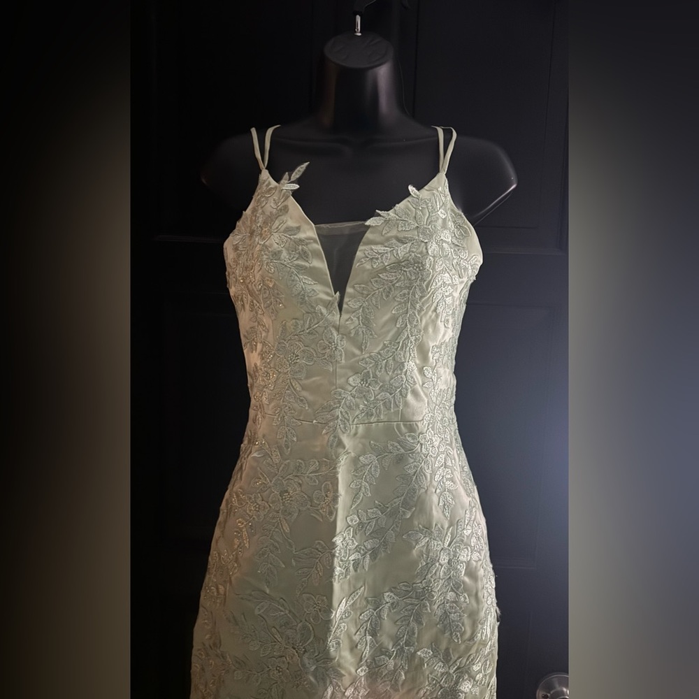 Sage Green, High School Homecoming Dress Short w/ Sequins - Size 6 Light green